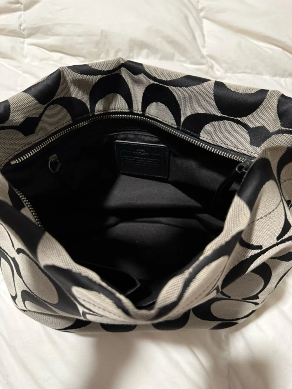 EUC Coach Black and Gray Signature Jacquard Shoulder Bag - Picture 2 of 4